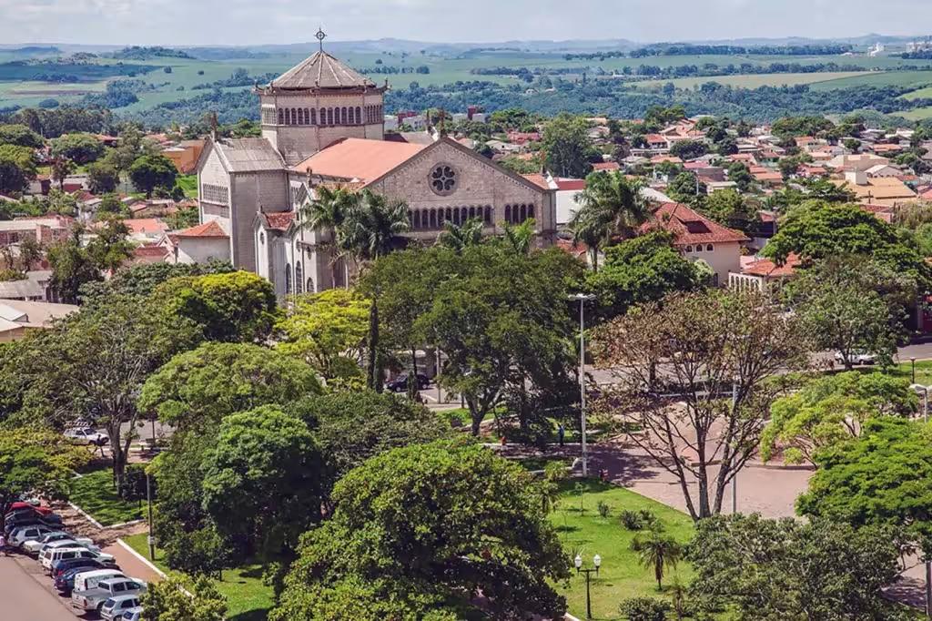 Chácara em Ibiporã com piscina e estrutura completa para eventos e lazer