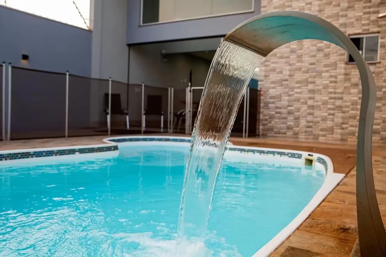 Recanto Barcelona em Maringá, PR - Capacidade para 35 pessoas - Com banheiros, mesas_cadeiras