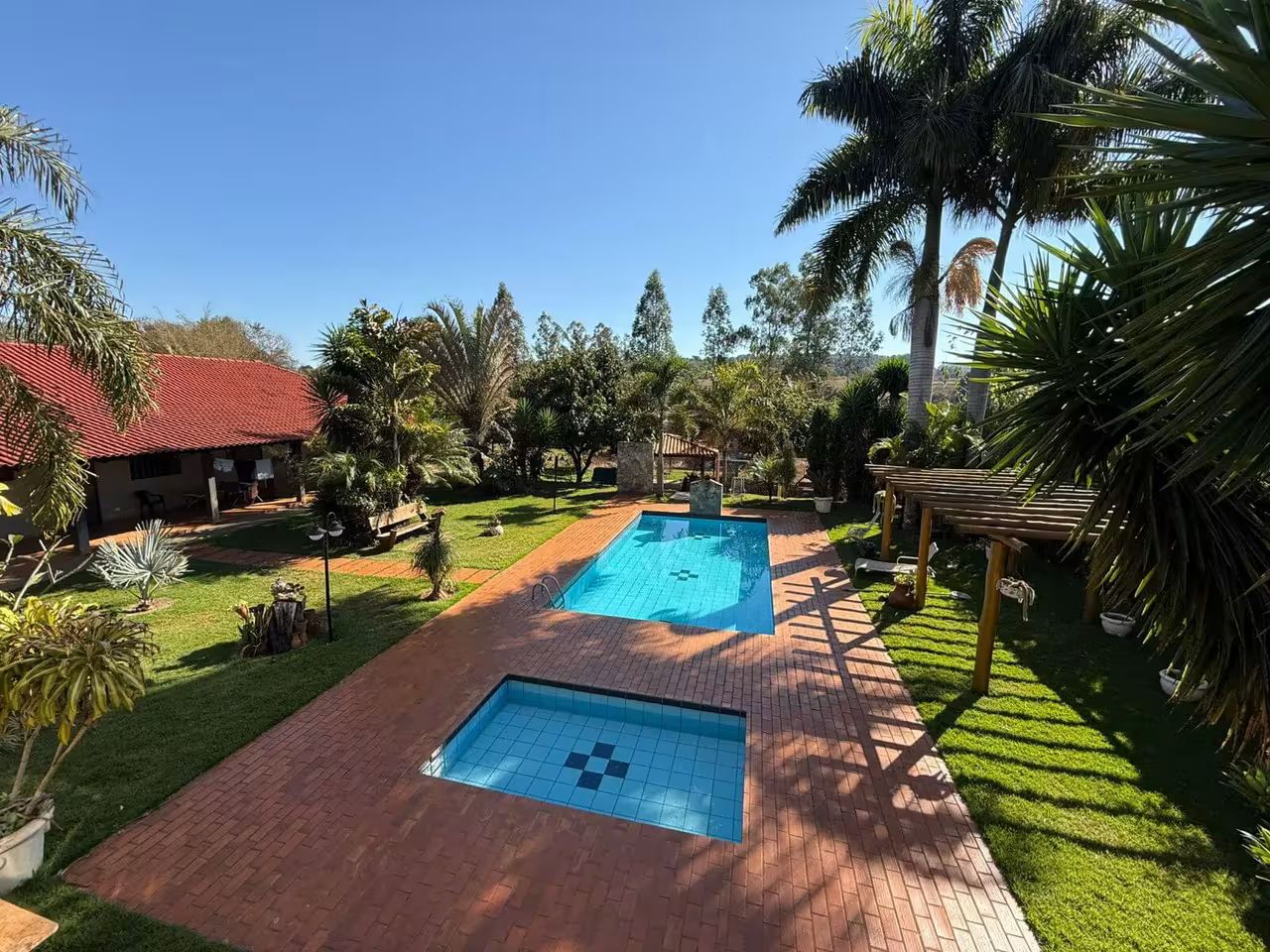 Recanto Vida Boa em Londrina, PR - Capacidade para 150 pessoas - Com mesas_cadeiras, pergolado