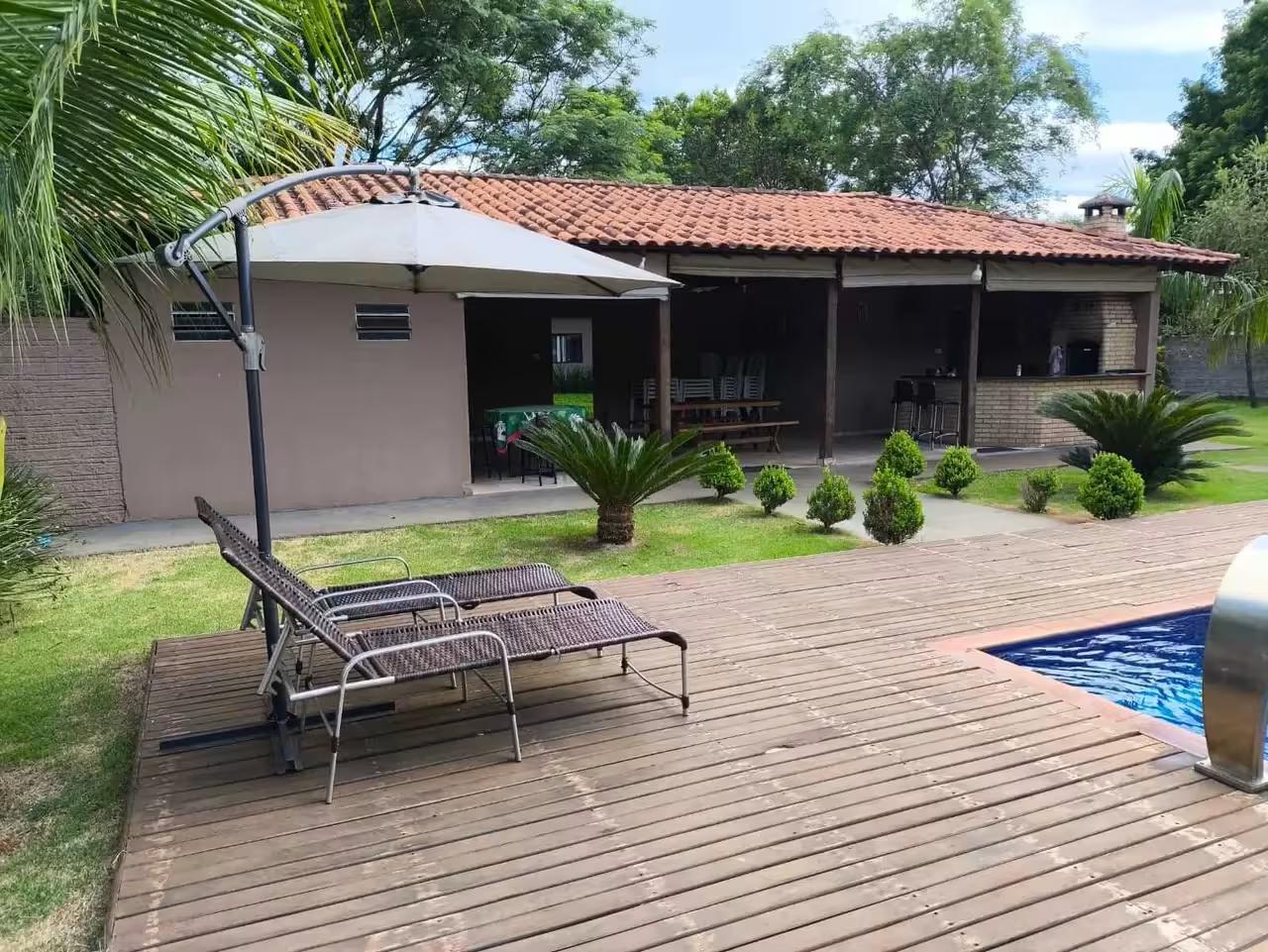 Chácara São Rafael em Londrina, PR - Capacidade para 60 pessoas - Com estacionamento, banheiros