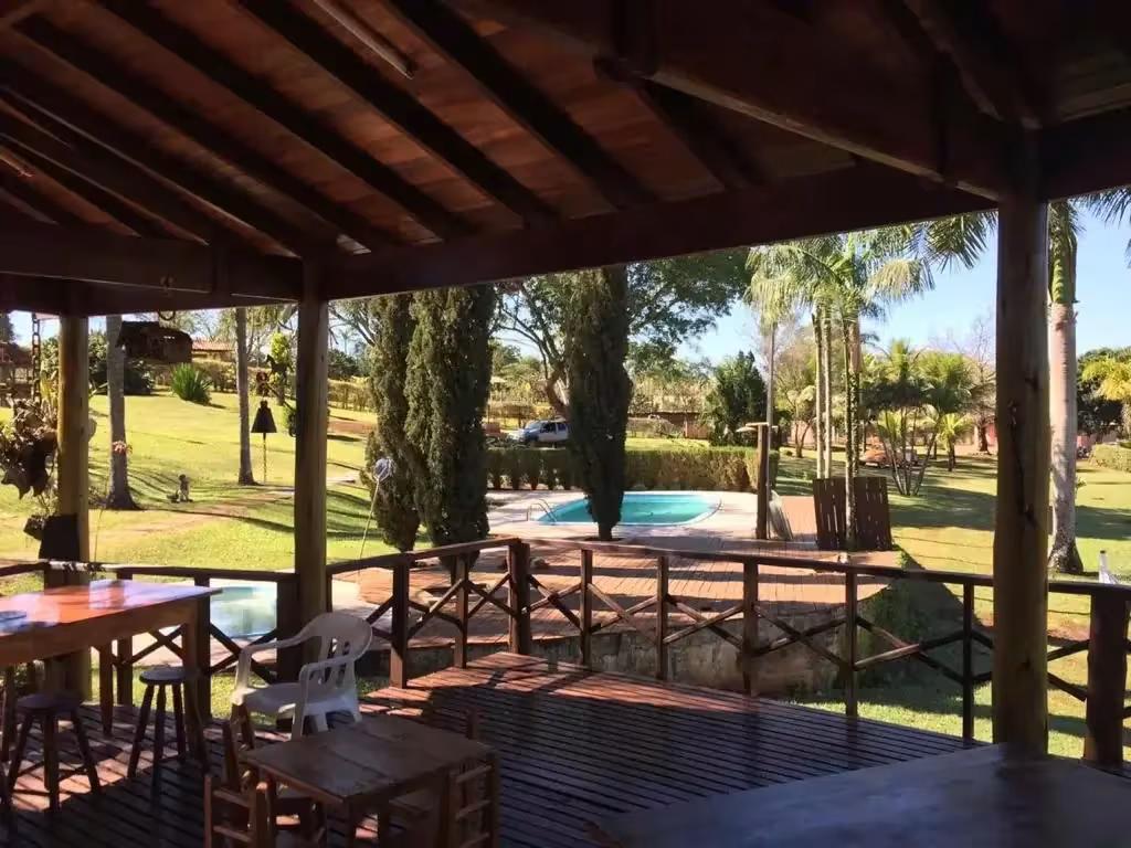 Chácara Luis Dentista em Londrina, PR - Capacidade para 150 pessoas - Com estacionamento, quartos