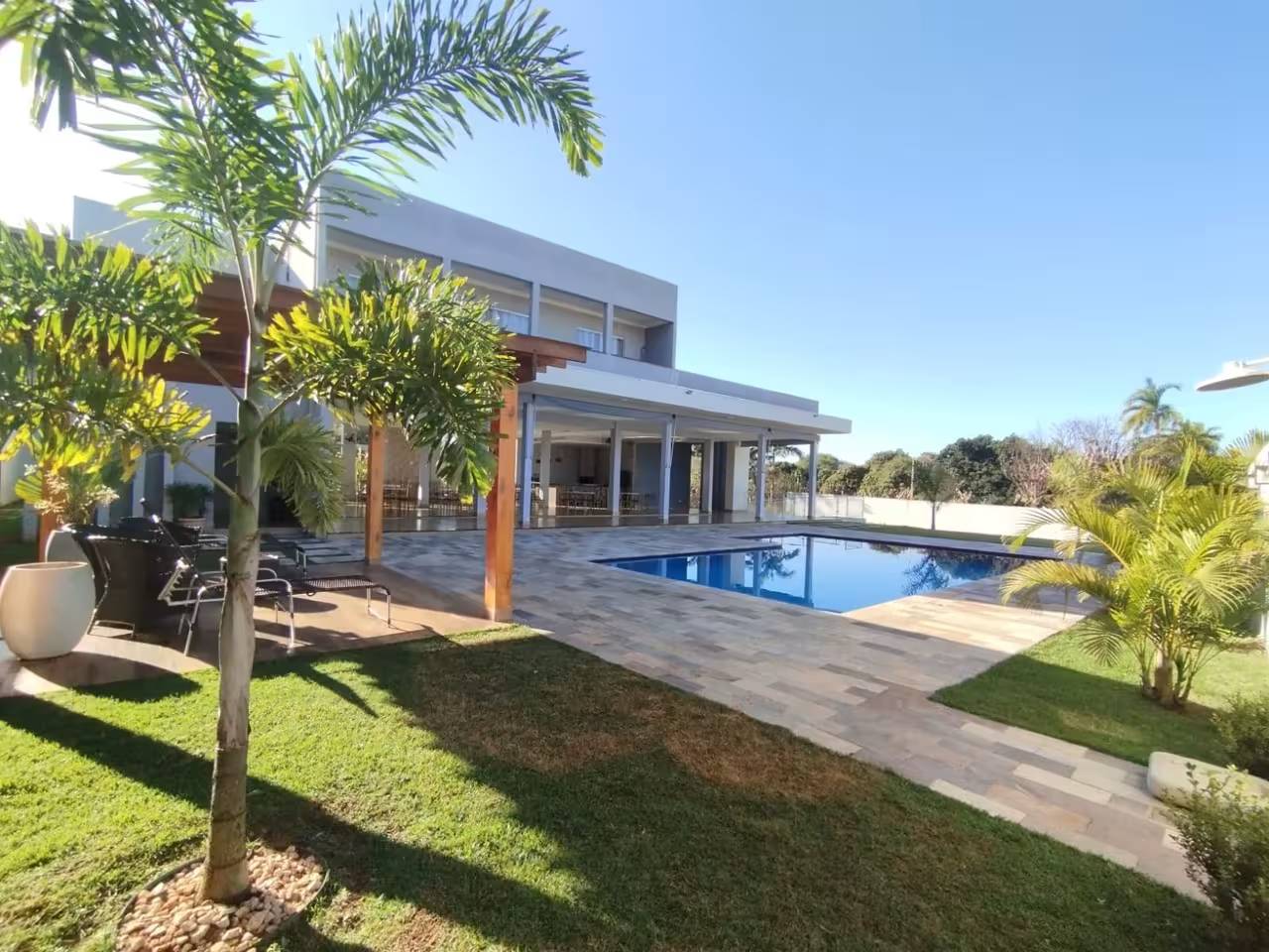 Recanto Toulouse em Londrina, PR - Capacidade para 100 pessoas - Com piscina_aquecida, quartos