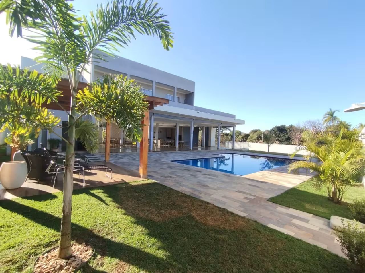 Recanto Toulouse em Londrina, PR - Capacidade para 100 pessoas - Com piscina_aquecida, quartos