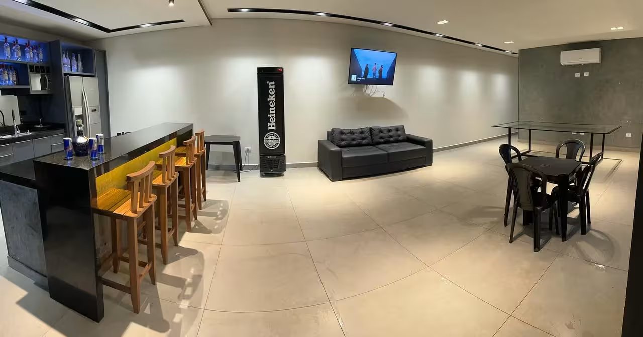 Chácara Cesnik em Maringá, PR - Capacidade para 30 pessoas - Com estacionamento, banheiros